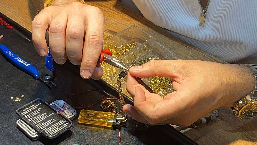 Tespihi öyle bir taştan yaptı ki fiyatını duyan eli bile süremiyor. Beyaz Saray ve Kabe'de de kullanıldı - Resim: 4